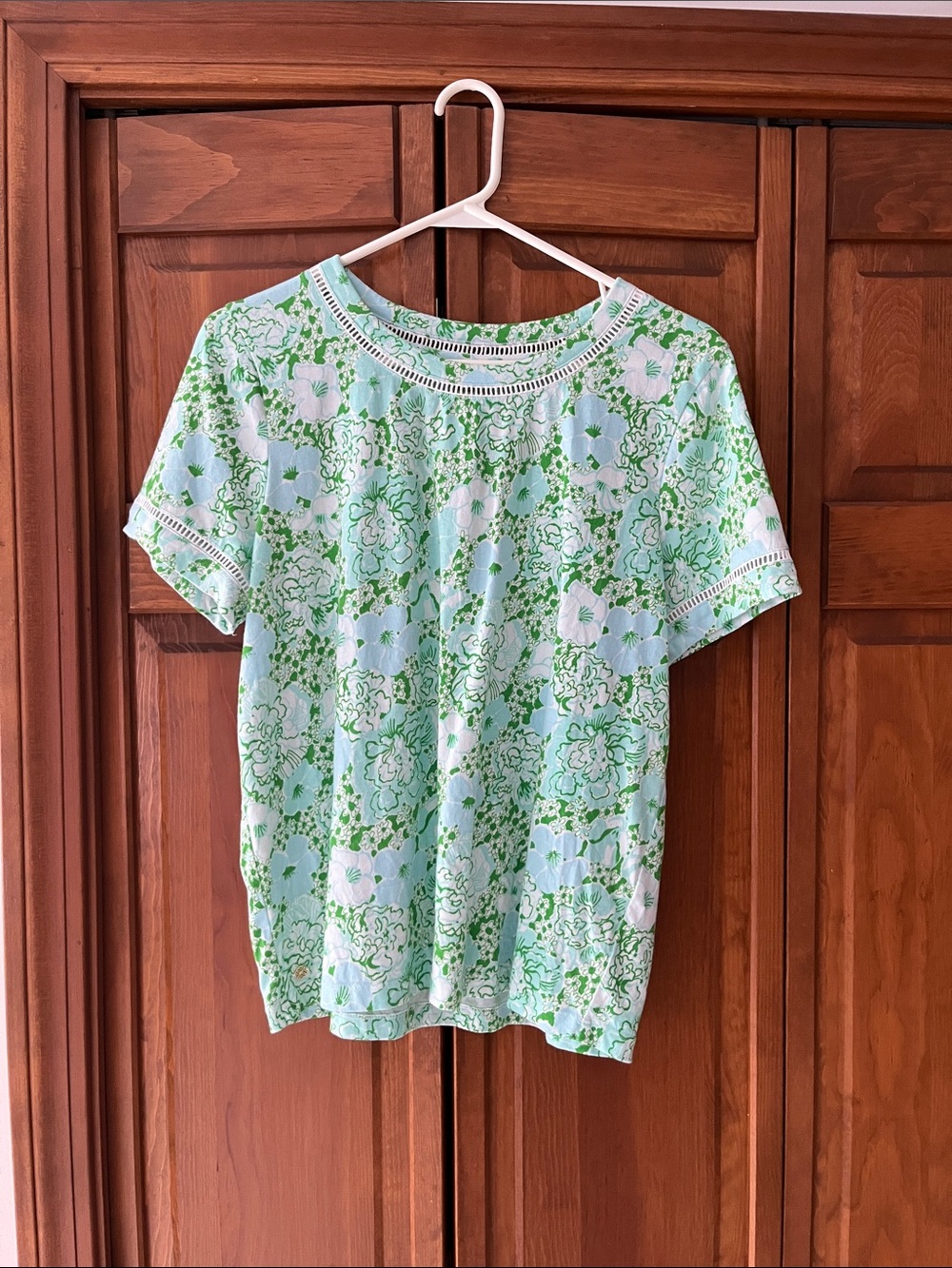 Lilly Pulitzer Light Blue & Green Floral Short Sleeve Top